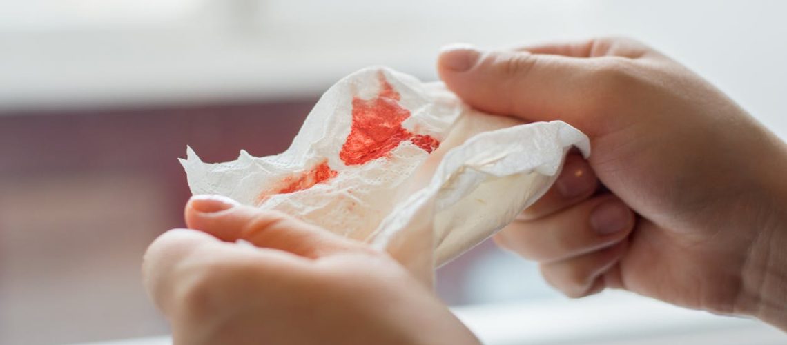 J'ai vomi du sang (hématémèse) : dois-je m'inquiéter ?